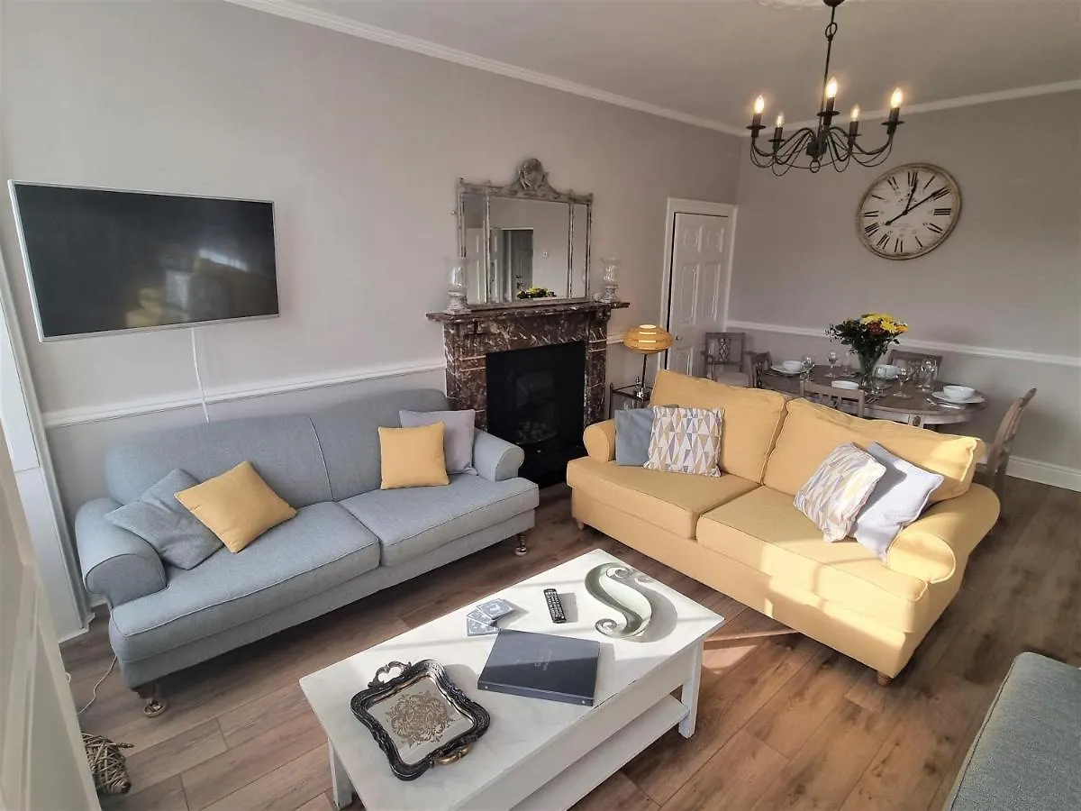 Park View Two-Bedroom Apartment Bath United Kingdom